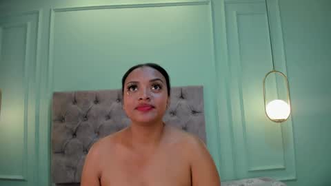 Abril jones online show from January 2025 11:43:01 PM