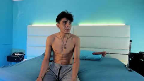 Abril and Julian online show from March 2026 11:48:02 AM
