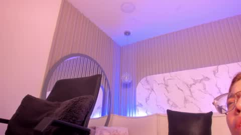 Snapshot of abrilbloom_ chatting on May 2026 05:15:02 AM abril online show from May 2026 05:15:02 AM