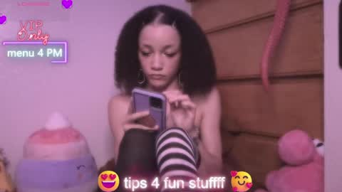 Snapshot of abruisedpeach chatting on May 2026 04:06:02 AM Peach online show from May 2026 04:06:02 AM
