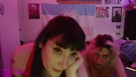 Snapshot of absintiliak chatting on May 2026 07:21:01 PM absintiliak online show from May 2026 07:21:01 PM