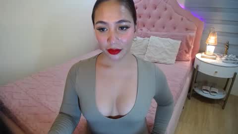 Snapshot of absolutely_gurjuice69 chatting on November 2025 04:24:01 PM Hope online show from November 2025 04:24:01 PM