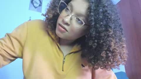 Snapshot of ada_gales_ chatting on November 2025 02:54:02 AM Isa online show from November 2025 02:54:02 AM