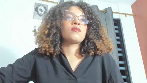 Snapshot of ada_gales_ chatting on November 2025 04:45:02 AM Isa online show from November 2025 04:45:02 AM