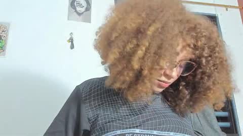 Snapshot of ada_gales_ chatting on December 2025 03:56:01 AM Isa online show from December 2025 03:56:01 AM