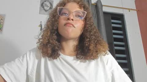 Snapshot of ada_gales_ chatting on December 2025 03:24:02 AM Isa online show from December 2025 03:24:02 AM