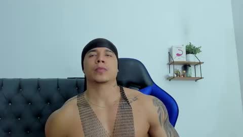 adam boss online show from December 2025 07:48:01 AM