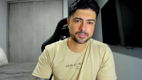 adam clarke online show from November 2025 04:51:02 PM