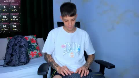 Snapshot of adam_hard_ chatting on February 2025 07:52:02 PM Adam online show from February 2025 07:52:02 PM