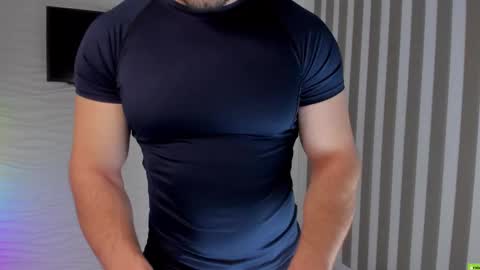 Snapshot of adam_muscle_ chatting on January 2026 02:44:02 PM Adam online show from January 2026 02:44:02 PM