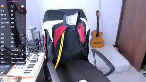  Adam online show from November 2025 03:12:02 PM