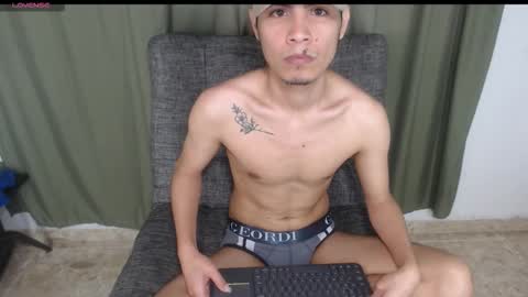 Snapshot of adam_sinclair chatting on November 2025 03:45:02 PM adam_sinclair online show from November 2025 03:45:02 PM