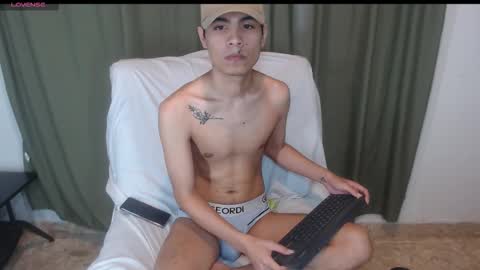 Snapshot of adam_sinclair chatting on November 2025 09:42:02 PM adam_sinclair online show from November 2025 09:42:02 PM