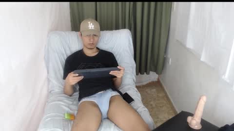 Snapshot of adam_sinclair chatting on November 2025 06:19:01 PM adam_sinclair online show from November 2025 06:19:01 PM