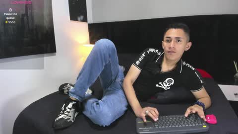 adam_walker_1 online show from April 2026 02:29:01 PM