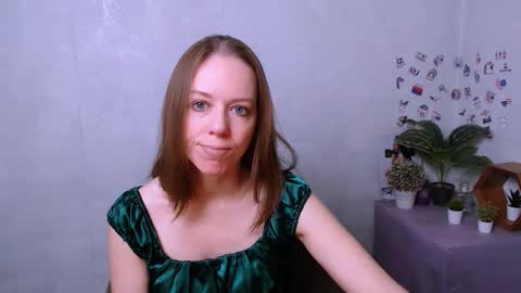 adamais_ online show from November 2025 05:32:02 AM