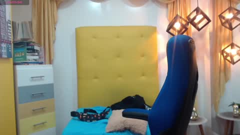 Adam online show from January 2025 05:24:01 AM