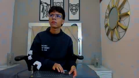 Snapshot of adams_bobby chatting on November 2025 11:21:02 AM Adams Bobby online show from November 2025 11:21:02 AM