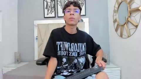 Snapshot of adams_bobby chatting on November 2025 11:13:02 AM Adams Bobby online show from November 2025 11:13:02 AM