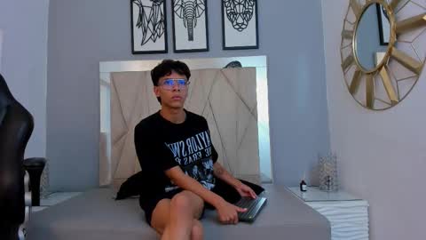 Snapshot of adams_bobby chatting on December 2025 11:41:02 AM Adams Bobby online show from December 2025 11:41:02 AM