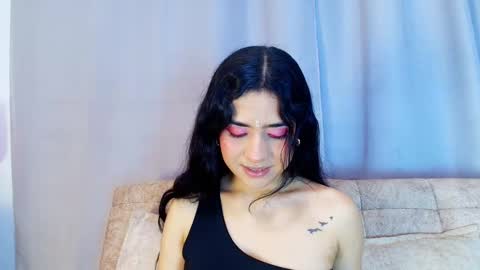 Snapshot of adara_johnson_ chatting on November 2025 12:22:01 PM Adara Johnson online show from November 2025 12:22:01 PM