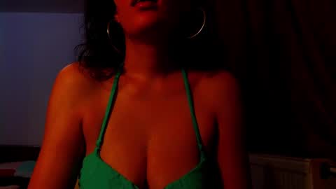 Snapshot of addicted2uts chatting on January 2025 10:44:02 PM amy online show from January 2025 10:44:02 PM