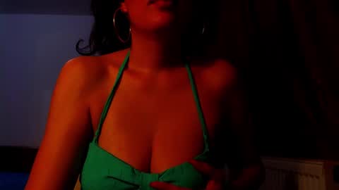 Snapshot of addicted2uts chatting on February 2025 11:58:02 PM amy online show from February 2025 11:58:02 PM