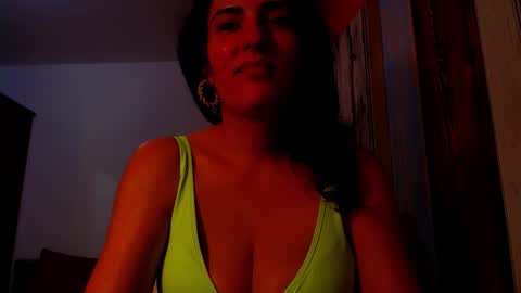 Snapshot of addicted2uts chatting on October 2025 11:38:01 PM amy online show from October 2025 11:38:01 PM