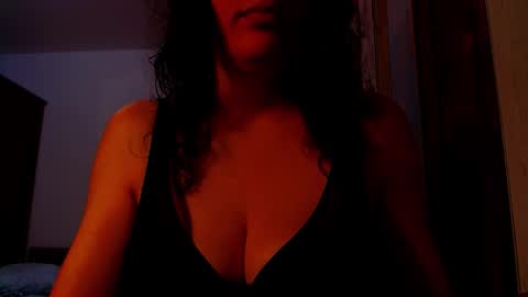 Snapshot of addicted2uts chatting on November 2025 12:50:02 PM amy online show from November 2025 12:50:02 PM