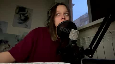 Snapshot of addy_moon chatting on December 2024 06:35:01 AM Addy online show from December 2024 06:35:01 AM