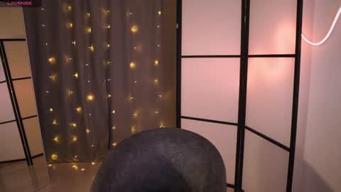 Snapshot of addy_moon chatting on January 2025 03:50:01 PM Addy online show from January 2025 03:50:01 PM