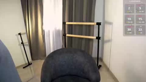 Snapshot of addy_moon chatting on September 2025 06:20:01 PM Addy online show from September 2025 06:20:01 PM