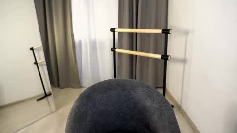 Snapshot of addy_moon chatting on October 2025 04:16:01 PM Addy online show from October 2025 04:16:01 PM