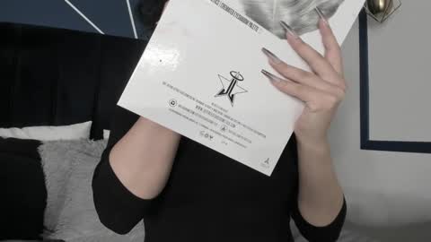 Snapshot of adeelinee chatting on December 2024 08:33:01 PM Ade online show from December 2024 08:33:01 PM