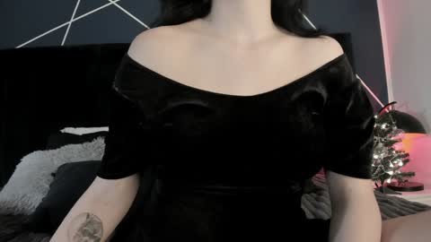 Snapshot of adeelinee chatting on December 2024 07:41:02 PM Ade online show from December 2024 07:41:02 PM