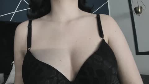 Snapshot of adeelinee chatting on February 2025 07:48:02 PM Ade online show from February 2025 07:48:02 PM