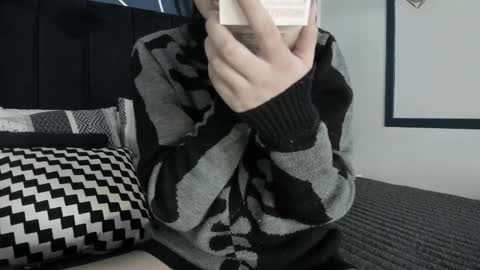 Snapshot of adeelinee chatting on February 2025 07:52:02 PM Ade online show from February 2025 07:52:02 PM