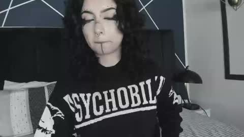 Snapshot of adeelinee chatting on February 2025 10:58:01 PM Ade online show from February 2025 10:58:01 PM