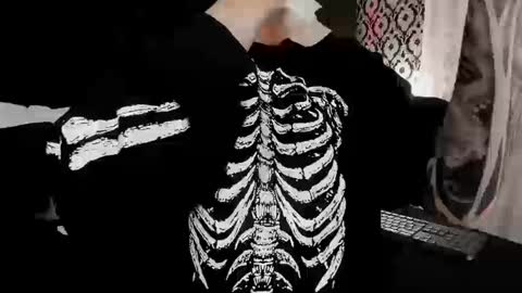 Snapshot of adeelinee chatting on September 2025 08:09:02 PM Ade online show from September 2025 08:09:02 PM