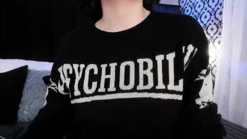 Snapshot of adeelinee chatting on September 2025 07:40:02 PM Ade online show from September 2025 07:40:02 PM