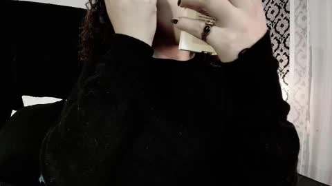 Snapshot of adeelinee chatting on October 2025 07:51:01 PM Ade online show from October 2025 07:51:01 PM