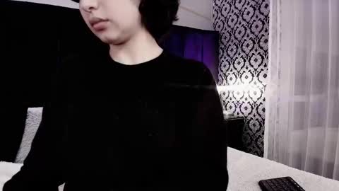 Snapshot of adeelinee chatting on October 2025 09:59:01 PM Ade online show from October 2025 09:59:01 PM