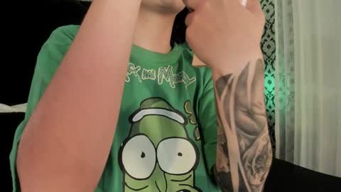 Snapshot of adeelinee chatting on November 2025 08:34:02 PM Ade online show from November 2025 08:34:02 PM