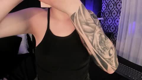 Snapshot of adeelinee chatting on December 2025 07:53:02 PM Ade online show from December 2025 07:53:02 PM