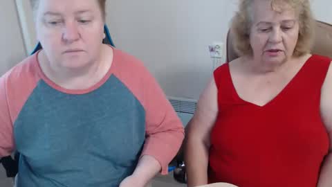 Snapshot of adelandsofia chatting on December 2025 09:03:02 AM AdelAndSofia online show from December 2025 09:03:02 AM