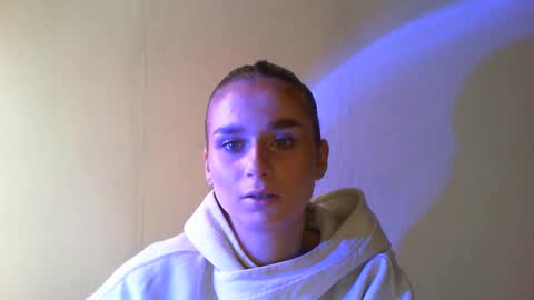 Adele Amore online show from February 2025 07:18:01 AM