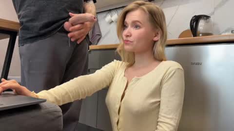 Adele Nick online show from April 2026 12:31:01 PM