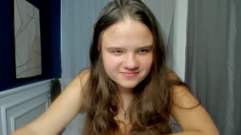 adelecruzz online show from April 2026 12:27:02 PM