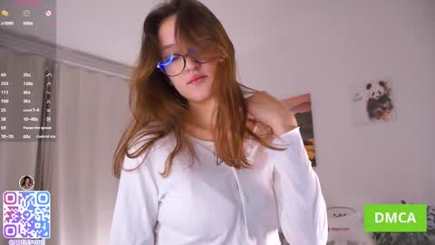 Snapshot of adeles_vibes chatting on October 2025 04:08:02 PM Adele online show from October 2025 04:08:02 PM