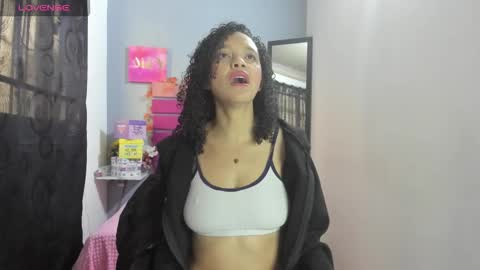 Snapshot of adeleth_blue chatting on November 2025 01:11:02 PM Adeleth online show from November 2025 01:11:02 PM